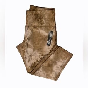 VOGO Athletica Curvy Neutral Tie Dye 7/8 Leggings 1X - NWT